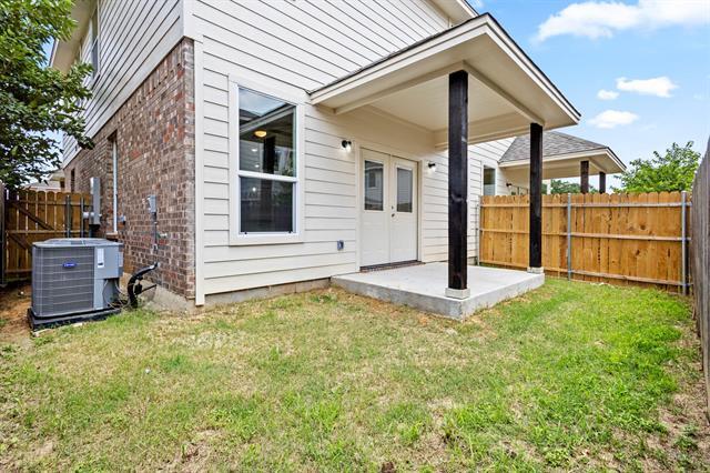 Building Photo - 2310 Bloomfield Dr