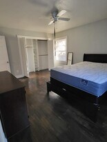 Building Photo - 511 Albert Ave NW