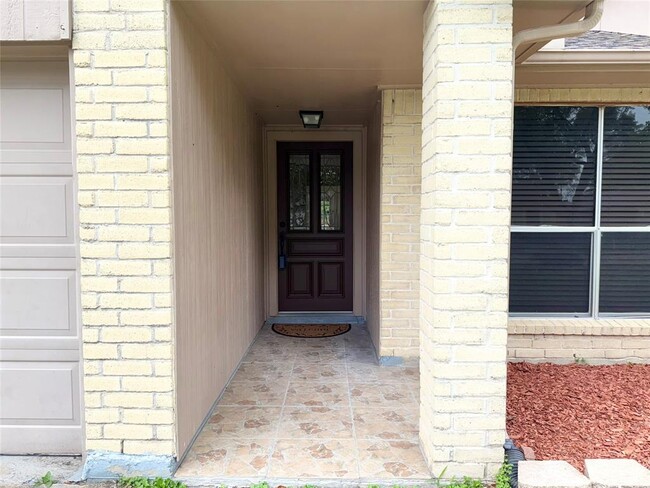 Building Photo - 10202 Hollow Canyon Dr