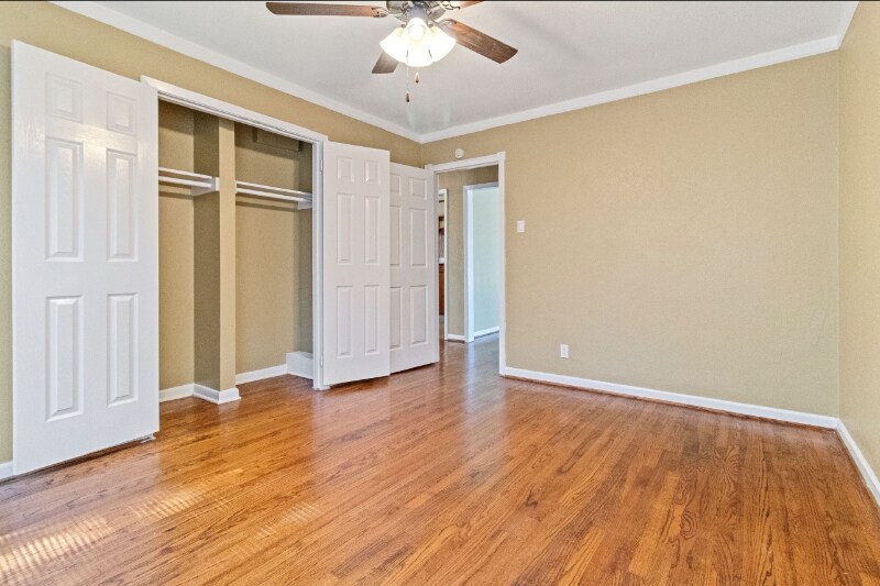 Building Photo - 10911 Visalia Dr