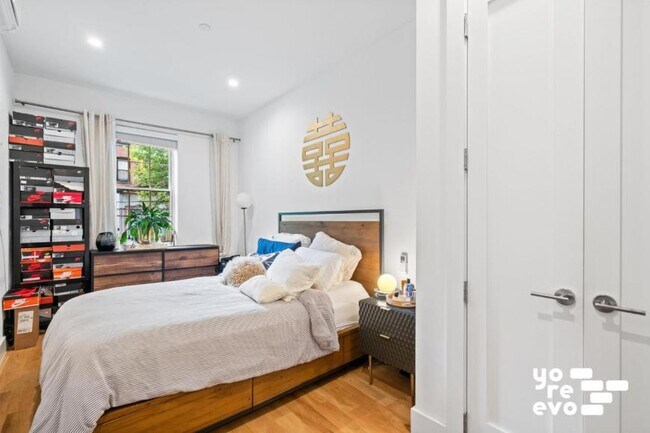 Building Photo - 2 bedroom in Brooklyn NY 11216