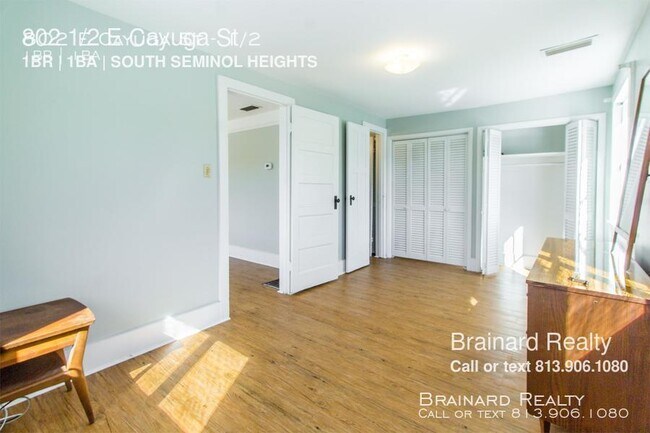 Building Photo - 802 E Cayuga St