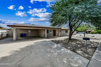 Building Photo - 1503 E Florian Ave