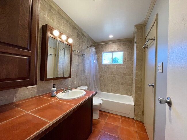 Building Photo - 144 Monterey Dr