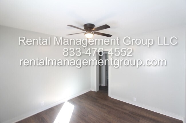 Building Photo - 3 Bedroom, 2 Bath! New on the Market and N...