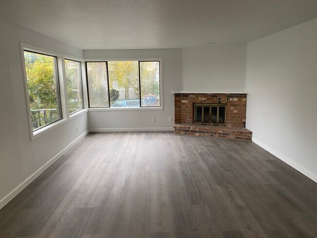 Building Photo - 11222 Corliss Ave N