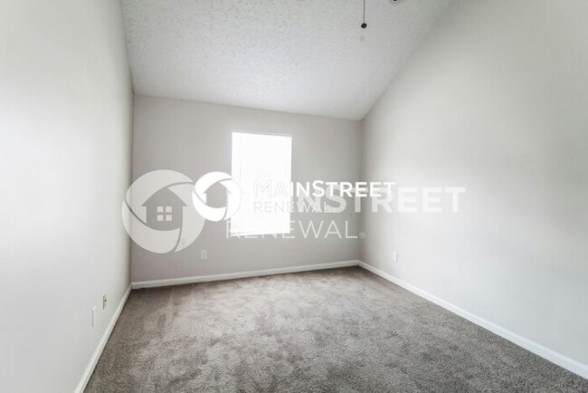 Building Photo - 4 Bedroom Pet-Friendly Home in Riverdale, ...