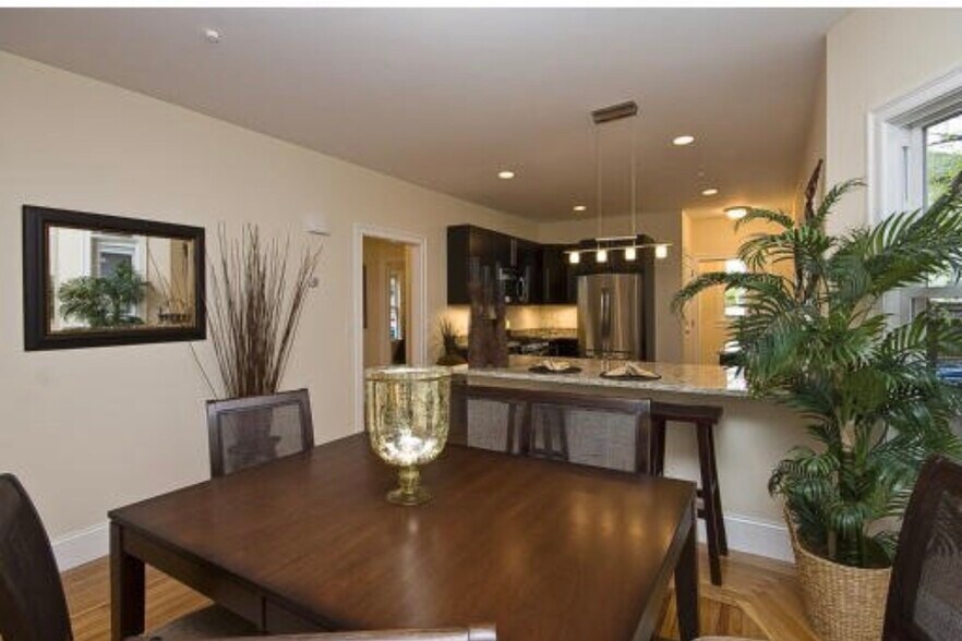 Building Photo - 21 Marion Rd