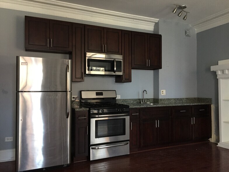 Building Photo - 5131 S Ingleside Ave