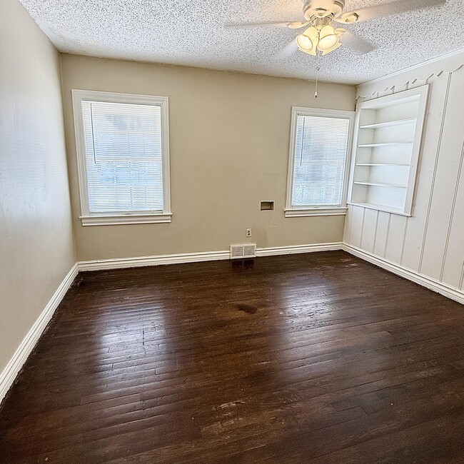 Building Photo - 2422 30th St