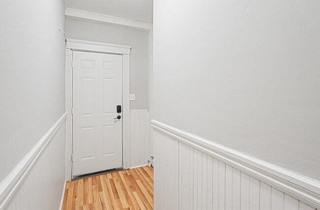 Building Photo - 15 1/2 Mendon St