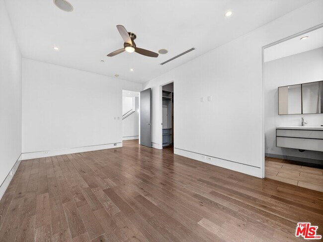 Building Photo - 770 Paseo Miramar