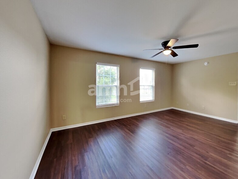 Building Photo - 2361 Blackthorn Dr