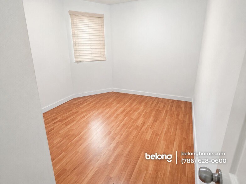 Building Photo - 8833 NW 107 Ct