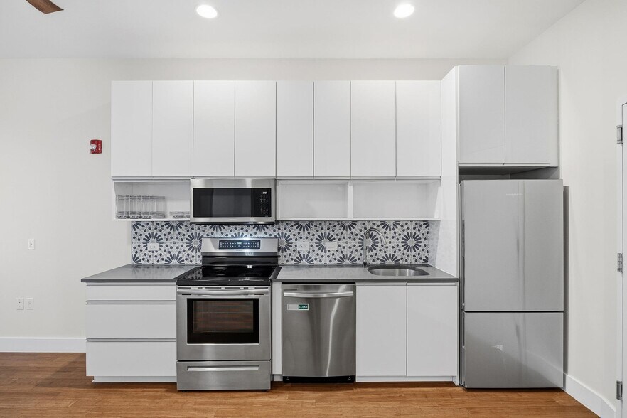 Building Photo - 217 Newark Ave