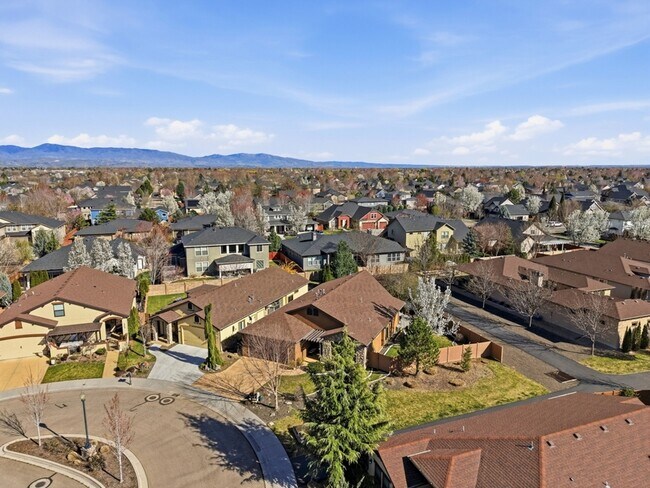 Building Photo - 5850 N Rio Lomas Ave