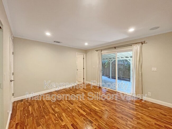 Building Photo - 153 Noyo Dr