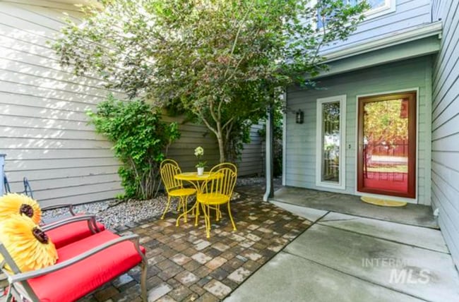 Building Photo - Gorgeous Updated Home in the Heart of Eagl...