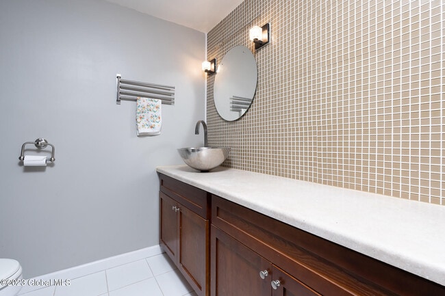 Building Photo - 416 Greenhill Ct