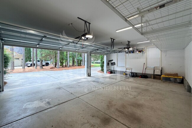 Building Photo - 5604 Pine Rock Ct
