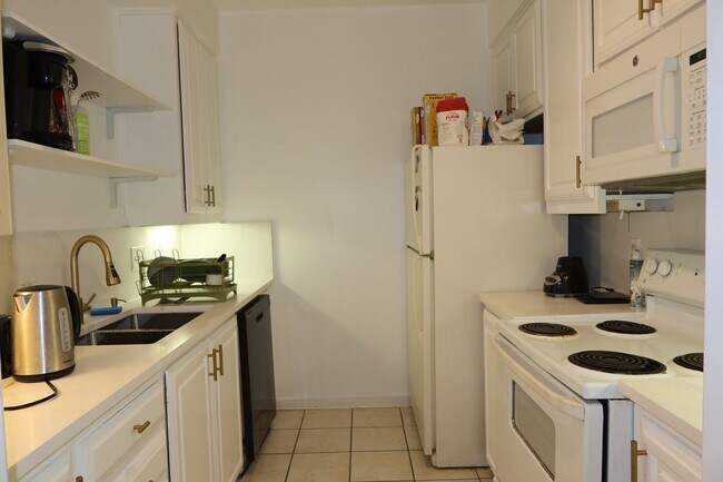 Building Photo - Pre-Lease - Beautiful 3 Bedroom 2 1/2 Bath...