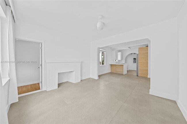 Building Photo - 565 NW 44th St