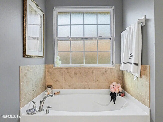 Building Photo - 87159 Chesapeake Ave