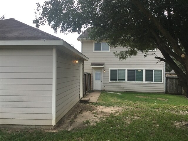 Building Photo - 19934 Crested Hill Ln