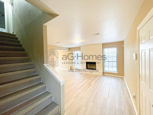 Building Photo - 8412 S Douglas Ave