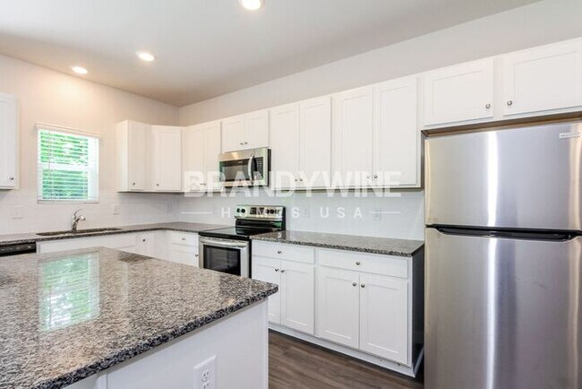 Building Photo - 844 Coosaw Pl