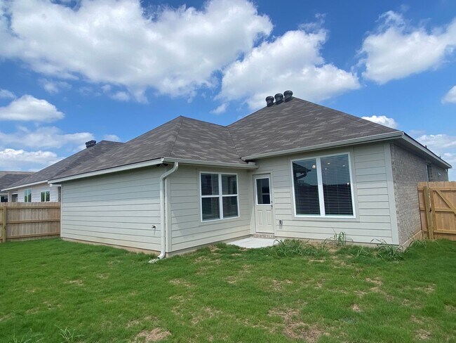 Building Photo - 3 BEDROOM, PLUS OFFICE, BELTON ISD