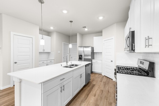 Building Photo - 2213 Bay Breeze Dr