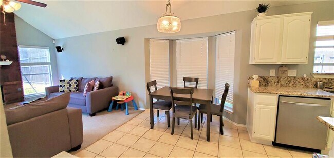 Building Photo - 5213 Valleydale Dr
