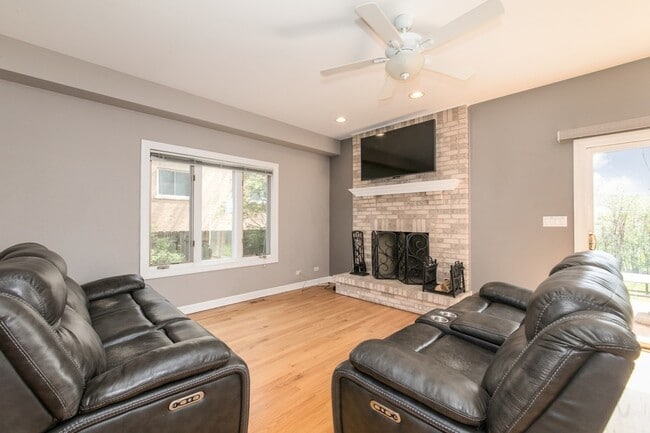 Building Photo - 840 N Northwest Hwy