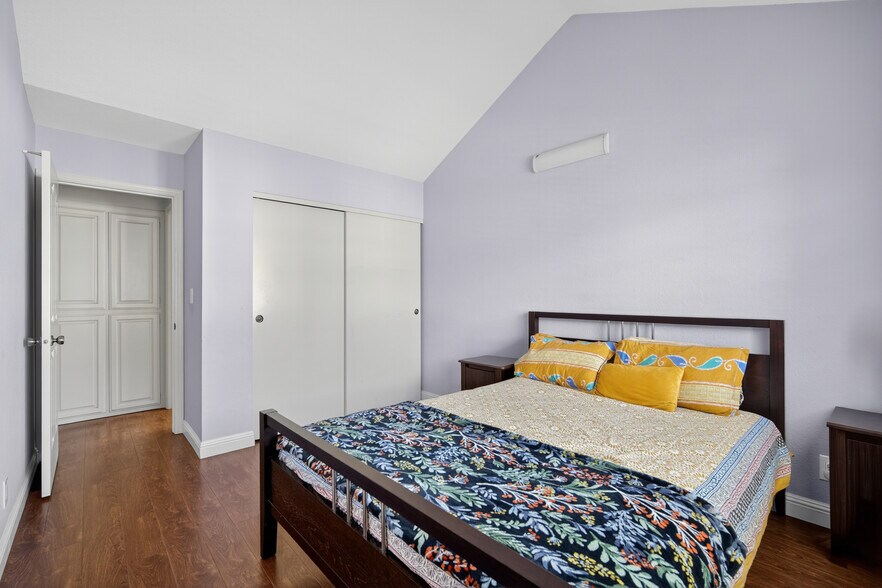 Building Photo - 151 Buck Ct