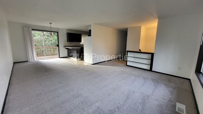 Building Photo - 3BD I 2BA Home w/ Large Yard - Beaverton!