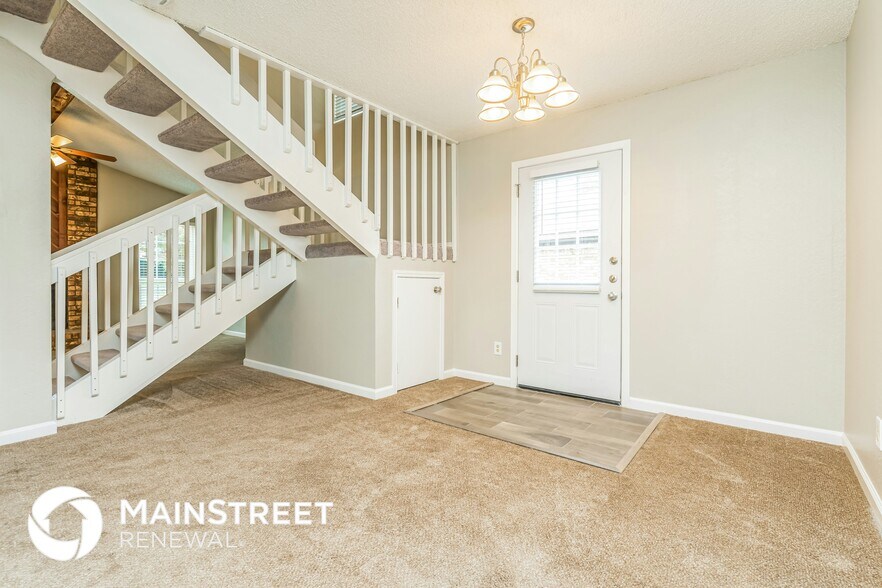 Building Photo - 1412 Hackamore St