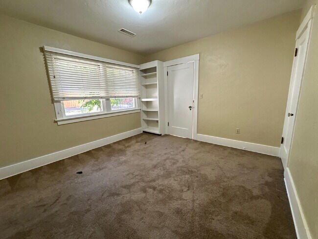 Building Photo - Charming 1928 Vintage Cottage Near Cal Poly – Available Now