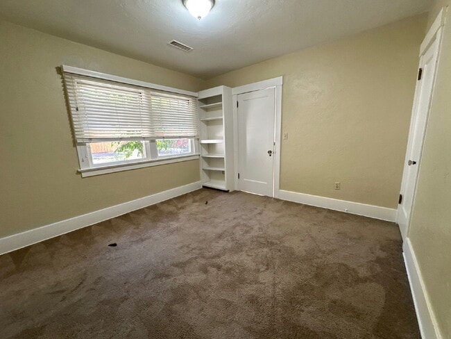 Building Photo - Near Cal Poly, 3 BR, 2 BA single level - Available Now