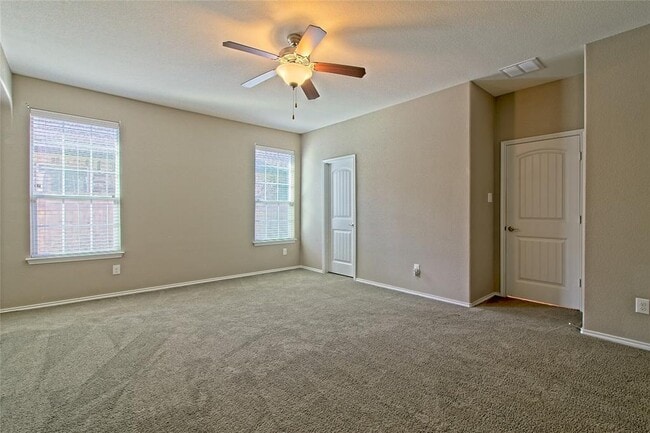Building Photo - 31443 Kingsway Rd