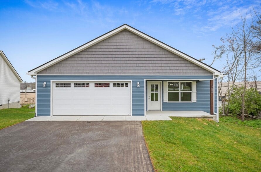 Primary Photo - 168 Sky View Meadow Dr