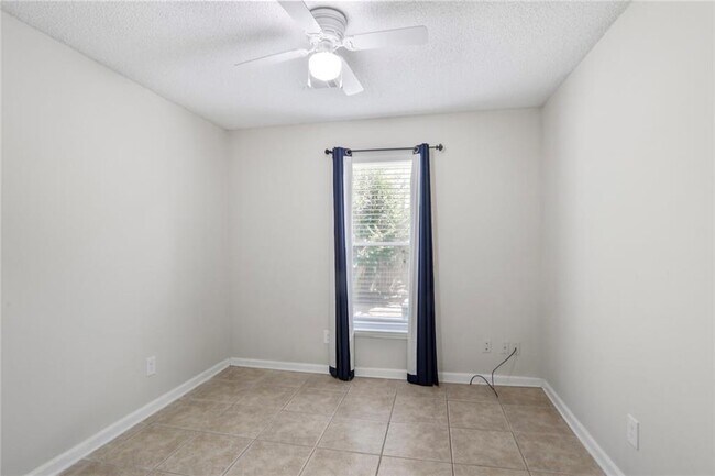 Building Photo - 3756 Old Oak Ct