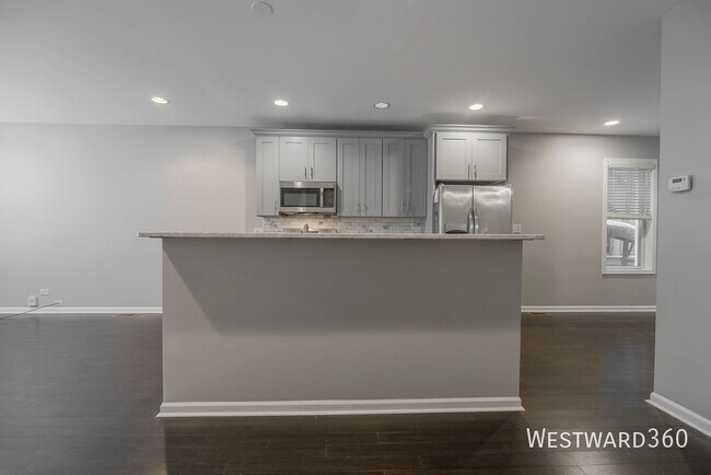 Building Photo - 1906 W 17th St