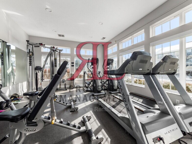 Building Photo - 6071 Phar Lap Dr