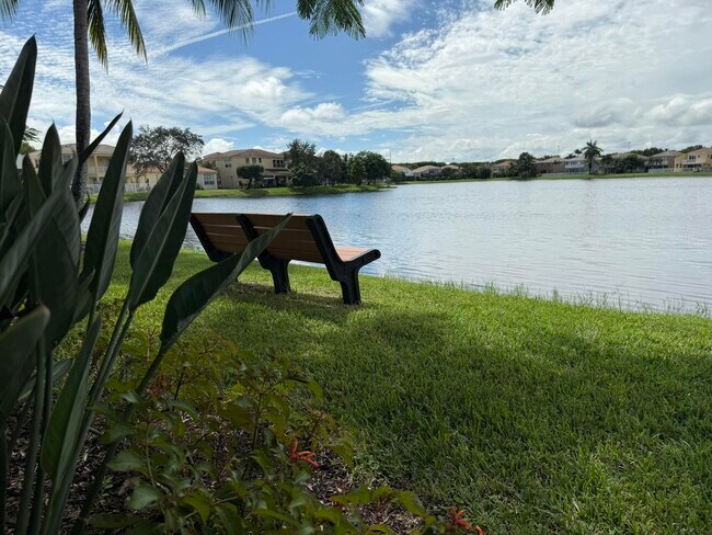 Building Photo - 2793 Shaughnessy Dr