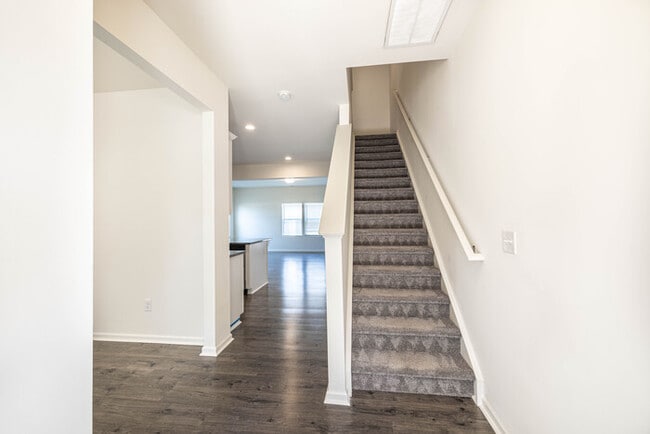 Building Photo - 3 Bedroom Townhome Bonterra Village AVAILA...