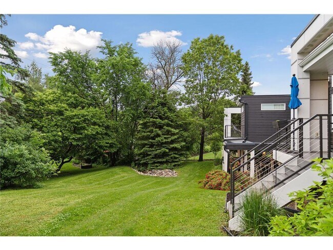 Building Photo - 209 Westwood Dr N