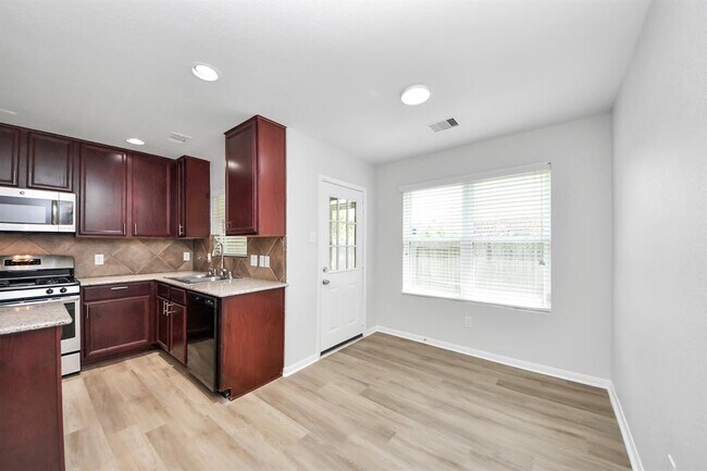 Building Photo - 15218 Taos Creek Ct