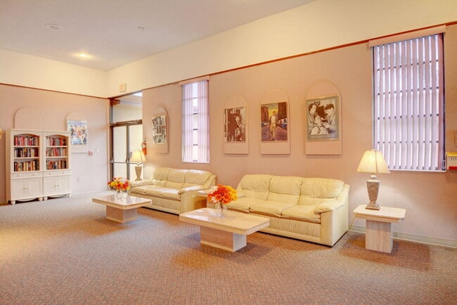 Building Photo - 6078 Dusenburg Rd