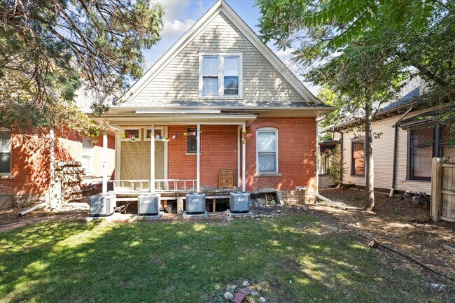 Building Photo - Fall 2026 Pre-Lease RENOVATED STUDIO Apartment | Close to Campus and Pearl St